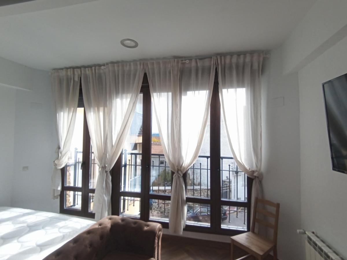 Apartamento De Lujo En La Sierra Becerril de la Sierra Bagian luar foto